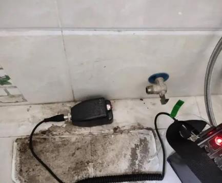 乌兰屋顶漏水维修公司分享下卫生间漏水的危害及解决方法